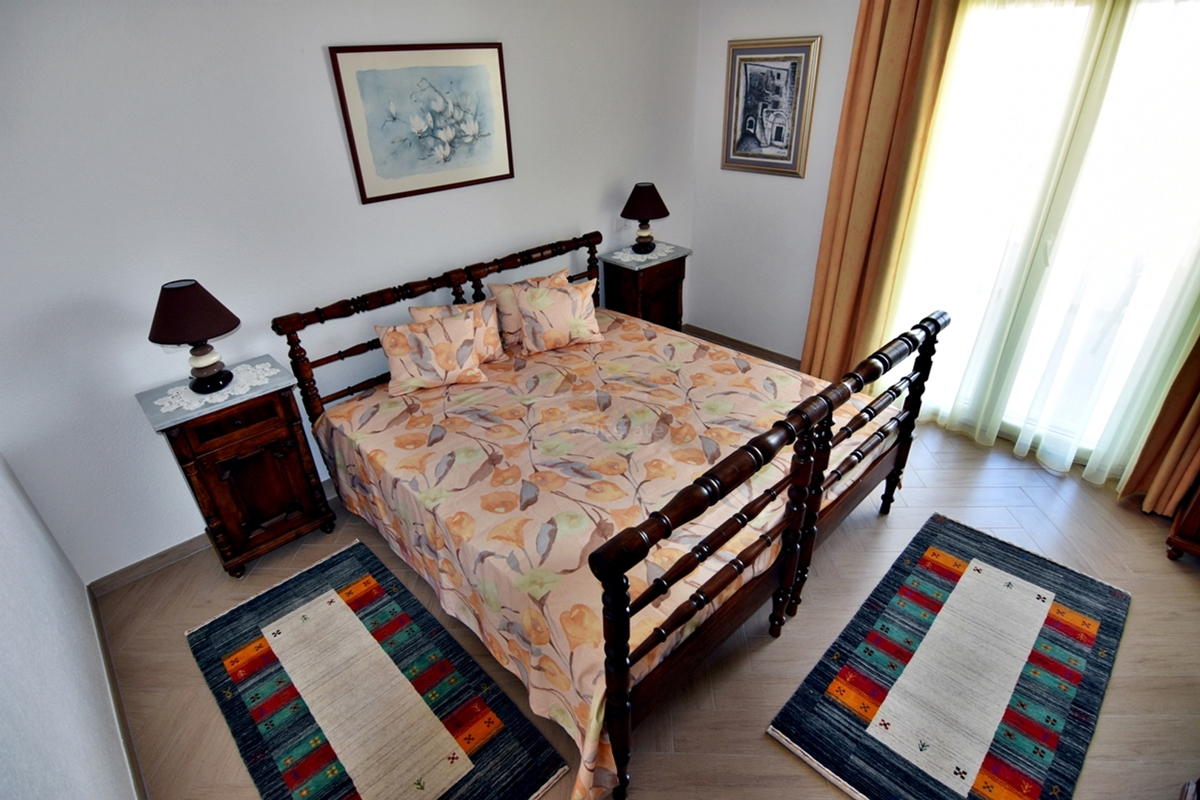 Vrhunsko urejena hiša na Čiovu/Okrug Gornji s prekrasnim odprtim razgledom